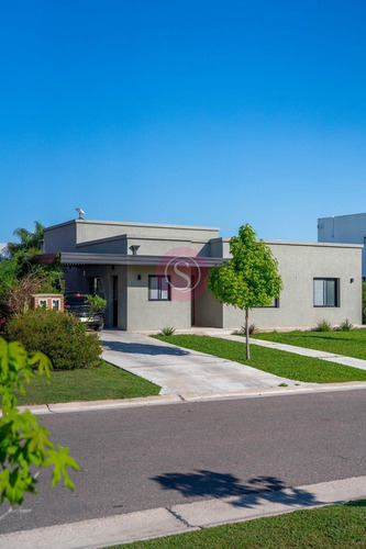 Casa En Venta En San Ramón, Pilar Del Este, Pilar