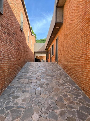 Imagen 15 de 17 de Belkliag Vende Amplia Casa De Lujo, Calle Cerrada En Trigal Valencia