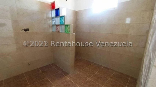 Imagen 11 de 16 de Townhouse En Venta, Ubicada En Puerta Maraven, Punto Fijo.