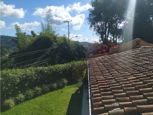 Casa En Venta De Estilo Español La Suiza San Antonio