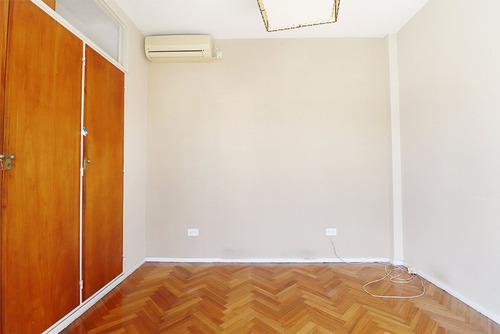 Dpto. 4 Amb. En Duplex Con 2 Balcones Y Cochera
