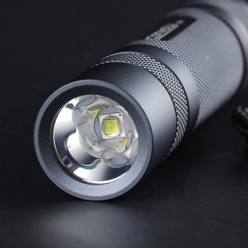 Lanterna Led Convoy S2+ 18650 Com Íon De Temperatura