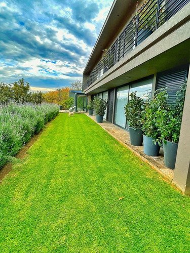 Imagen 15 de 30 de Moderna Casa, Increíble Vista Al Lago, El Santuario, Valle D