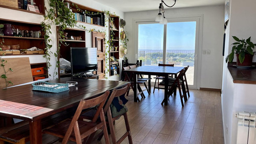 Departamento En Venta- Acassuso Vias A Santa Fe, 3 Dormitorios, Dependencia, Quincho Propio, Cochera