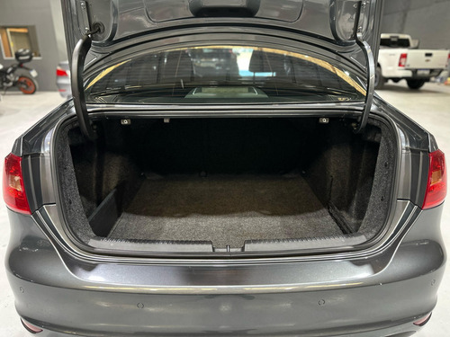 Volkswagen Vento 2.5 Luxury 170cv