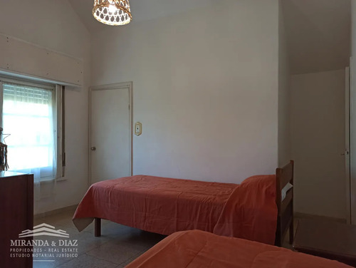 Casa Con Capacidad Para Siete Personas Con Cómodos Ambientes