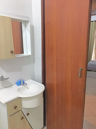 Aluguel Temporada Praia Ingleses-florianópolis-duplex 2 Dorm- 2smart Tv Com Filmes De 5 Telecines E Amazon Video-split-wifi
