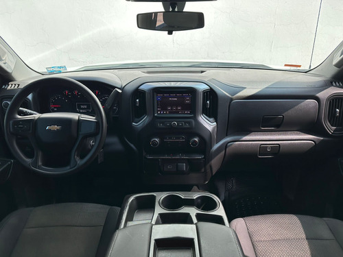 Chevrolet Silverado 4.3 V6 1500 WT Doble Cabina 4x2 At