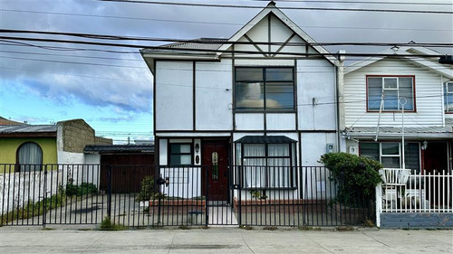 Casa En Venta De 3 Dorm. En Punta Arenas