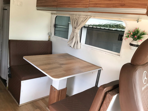 Imagem 10 de 11 de Motorhome