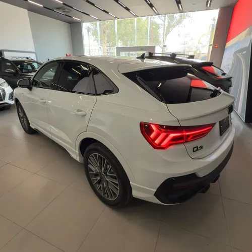 Audi Q3 SLINE 2.0 T (180 hp)