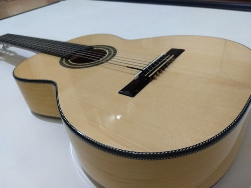 Imagem 5 de 10 de Violão Luthier Araújo 7 Cordas Marfim Alessandro Penezzi