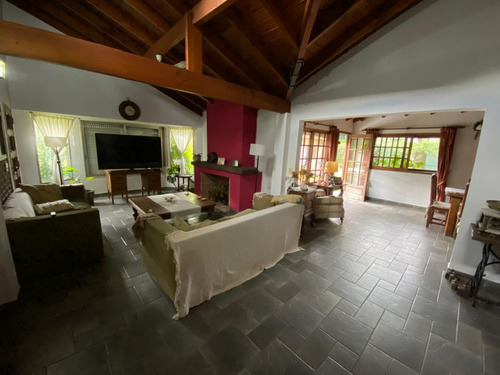 Casa En Venta En Robles Del Monarca, Pilar. Apta Crédito. + 2da Casa