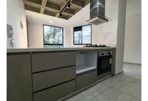 Aparta Estudio Amplio En Arriendo Av Centenario