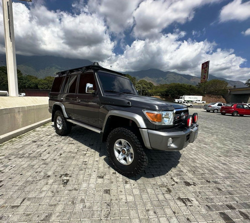 Toyota Chassis Largo Lc 76 2023