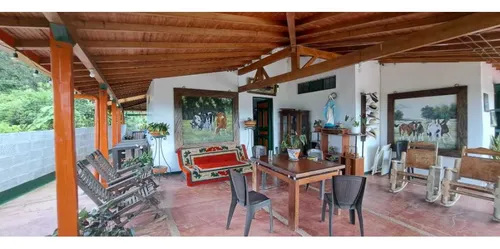 Vendo Casa Finca En Via Venecia