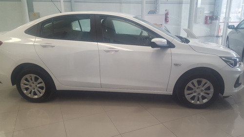 Imagen 2 de 25 de Chevroet Onix Plus Lt Tech 1.2 90 Cv Fs