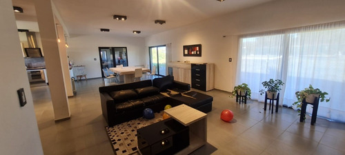 Imagen 5 de 21 de Estación Del Carmen - Importante Casa 3 Dorm + Escritorio Galería Y Piscina