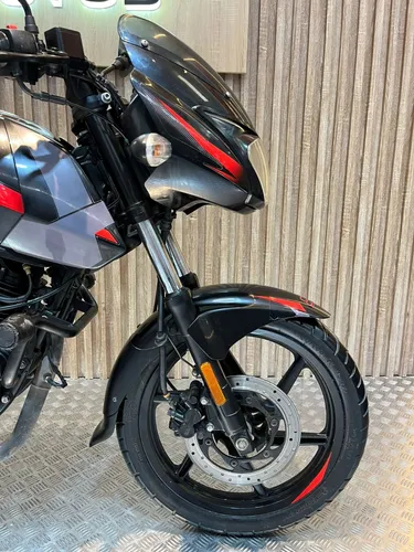 Bajaj Pulsar 180 Fi Neon 2023