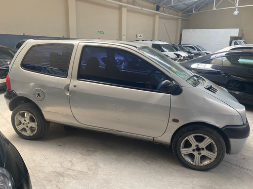 Imagen 6 de 10 de Renault Twingo Privilege - 2001