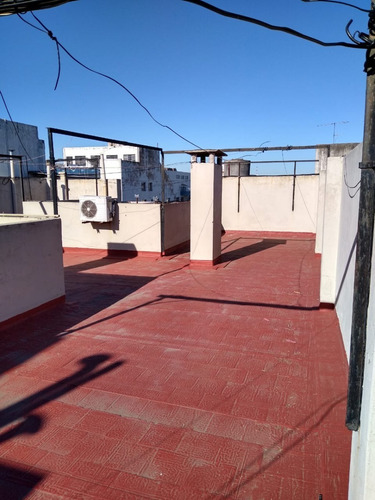Imagen 25 de 29 de 3 Ambientes Oportunidad Sobre Av Alberdi Al 5900 En Pleno Centro Comercial Tomo Propiedad De Menor Valor En Caba En Parte De Pago. Sin Comisión Inmobiliaria. Primer Piso. Impecable. Bajas Expensas .