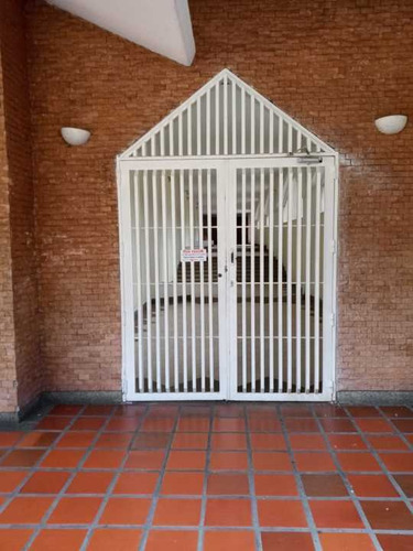 Imagen 2 de 28 de Vendo Apartamento 127m2 2h/2b/3pe El Paraíso 0903