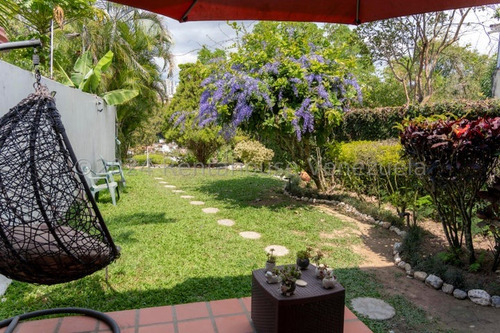 ¡un Oasis En Caracas! Casa De Multiples Niveles En Venta Lomas De La Trinidad