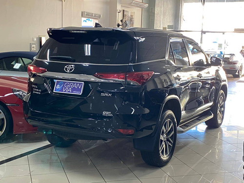 Imagem 4 de 12 de Toyota Hilux Sw4 2.8 Srx 4x4 7 Lugares 16v Turbo