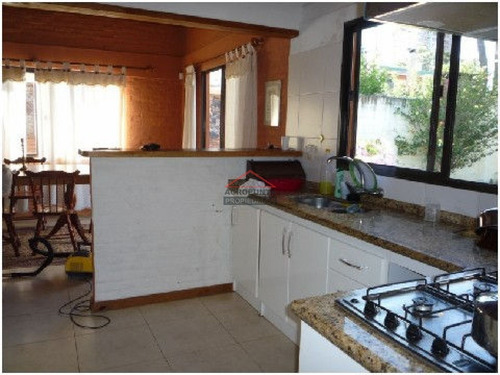 Casa En Mansa, 4 Dormitorios *- Ref: 3632