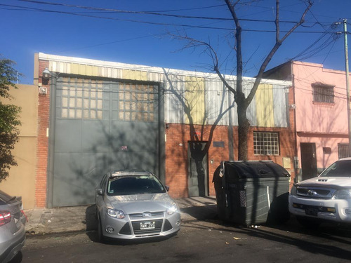 Galpón En Venta Con Renta - Parque Patricios