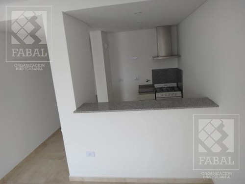 Departamento Venta Centro Neuquén, 2 Dormitorios, 2 Baños Y Cochera