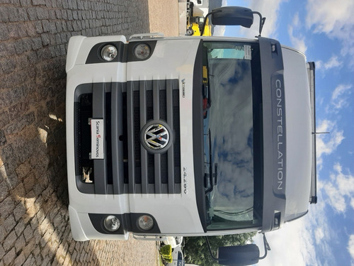 Imagem 2 de 10 de Volks Constellation 24.280 V-tronic Com Baú Facchini 9.5m