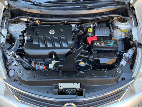 Imagen 11 de 15 de Nissan Tiida 1.8 Visia 5 P 2013
