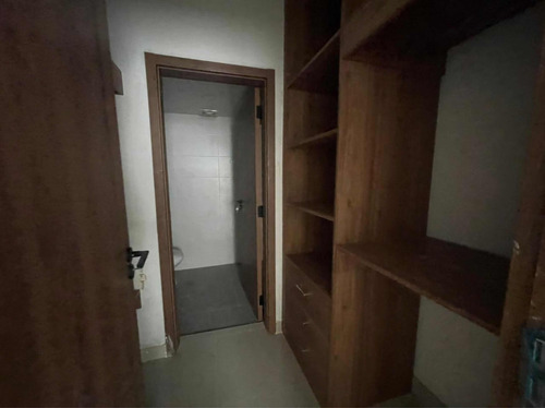 Imagen 7 de 10 de Apartamento En Venta En El Millón, Cercano A Sectores Bella Vista, Evaristo Morales, Las Praderas, Los Prados