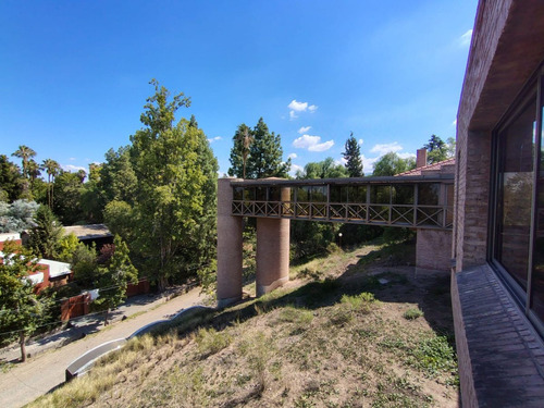Se Vende Casa En Barrio La Colina,chacras De Coria