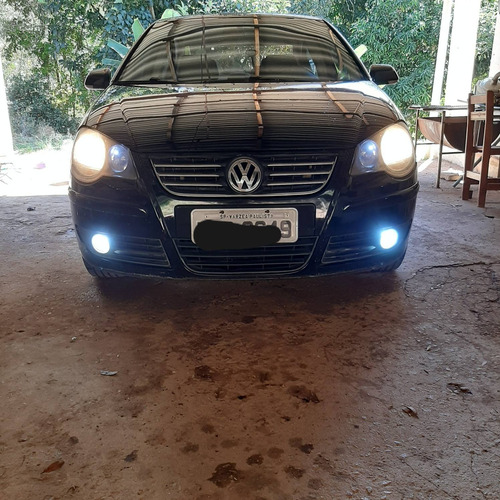 Volkswagen Polo Sedan 1.6 Vht Comfortline Total Flex