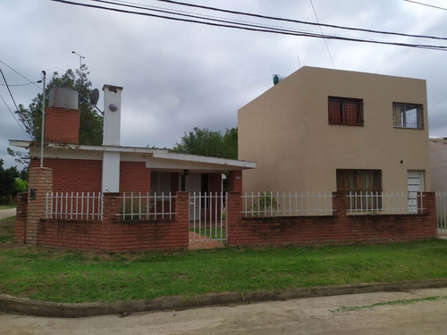 V89- Casa Y 2 Departamentos. Hermoso Barrio. Villa Cura Brochero. 