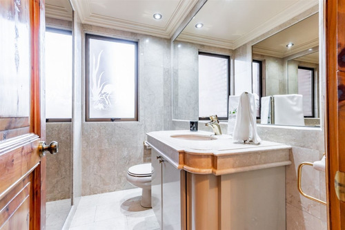 Depto En Venta De 3 Dorm + 2 Serv. Las Condes