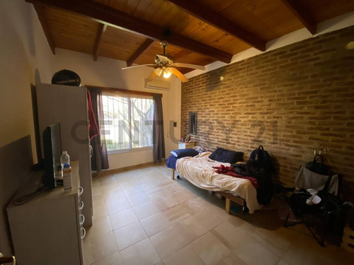 Pventa De Casa 2 Ambientes 4 Dormitorios, Granadero Baigorria ...