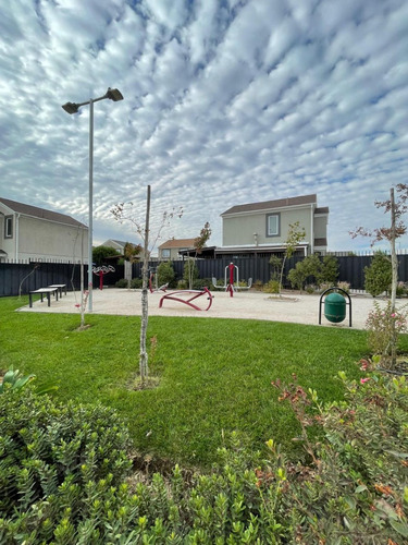 Se Arrienda Casa Nueva Aislada 3d+3b Cond. Sta Herminia Iii