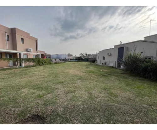 Excelente Lote Central En La Cañada De Pilar. Barrio Los Arces