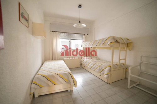 Venta De Apartamento 2 Dormitorios En Península, Punta Del Este