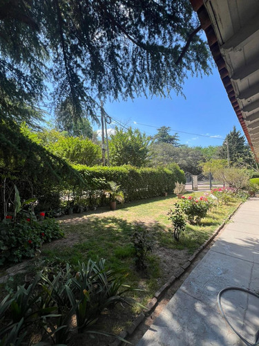 Alquiler Temporal Hermosa Casa Quinta En Centro De Parque Leloir