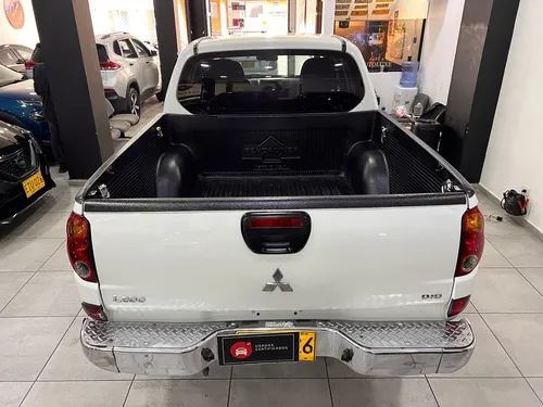 Mitsubishi L200 Sportero 2.5 Basica 2013