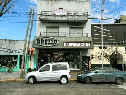 Imagen 1 de 6 de Local Con Vivienda En Av Mitre Al 2600, Avellaneda