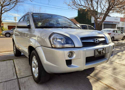 Imagen 2 de 9 de Hyundai Tucson 2wd 2.0 2010