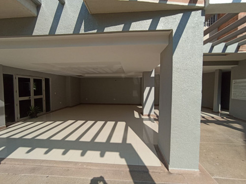 Imagen 9 de 24 de Fg Apartamento Moderno En Los Mangos, Calle Cerrada. Res. Alameda
