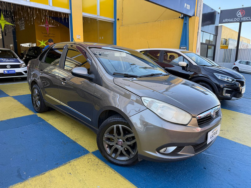 Fiat Grand Siena Fiat Grand Siena Essence 1.6 16V Dualogic (Flex)