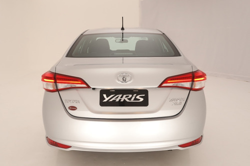 Imagen 5 de 15 de Toyota Yaris 1.5 107cv Xls 6mt 4 P My22