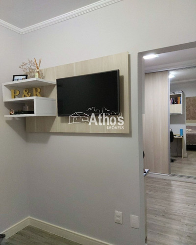 Sobrado Em Condomínio Com 3 Dormitórios(1 Suíte), Wc. Social, Sala 2 Ambientes, Cozinha Planejada, A.s. Planejada, Área Gourmet Com Churrasqueira, 2 Vagas De Garagem. Móveis Planej - Sb00637 - 692853